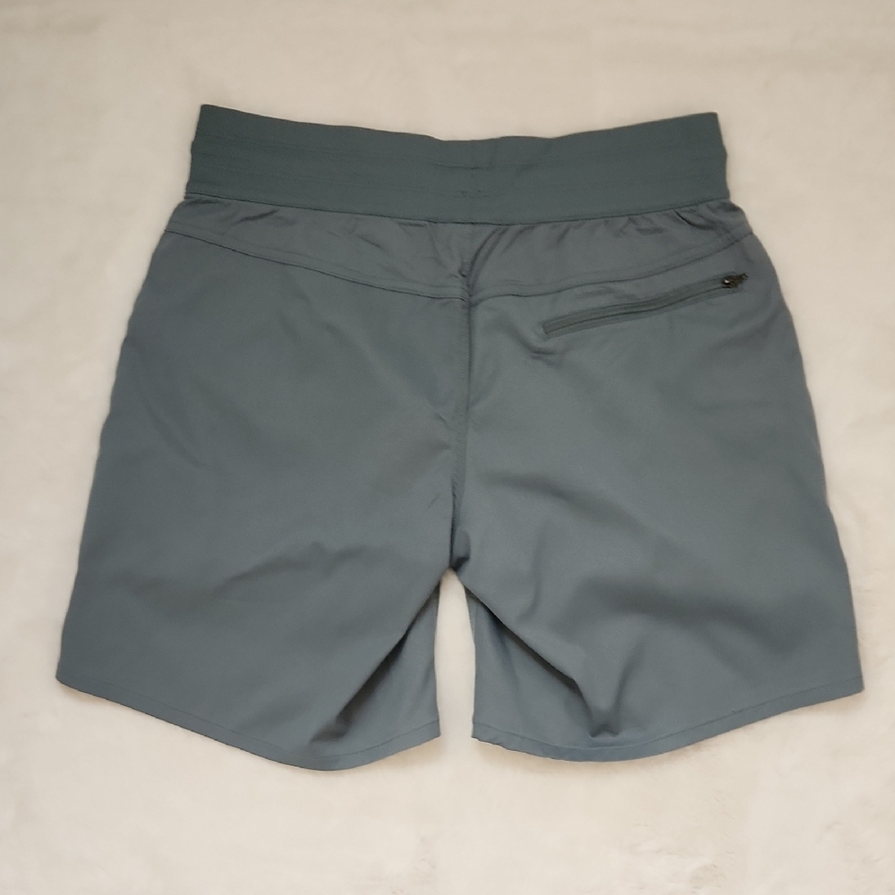 The North Face Women's Shorts NWOT - Picture 4 of 5